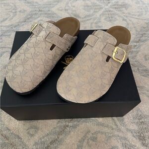 New in Box Surgeon Taupe Surgeon Monogram Mules Size: Men’s 10 Women’s 11.5